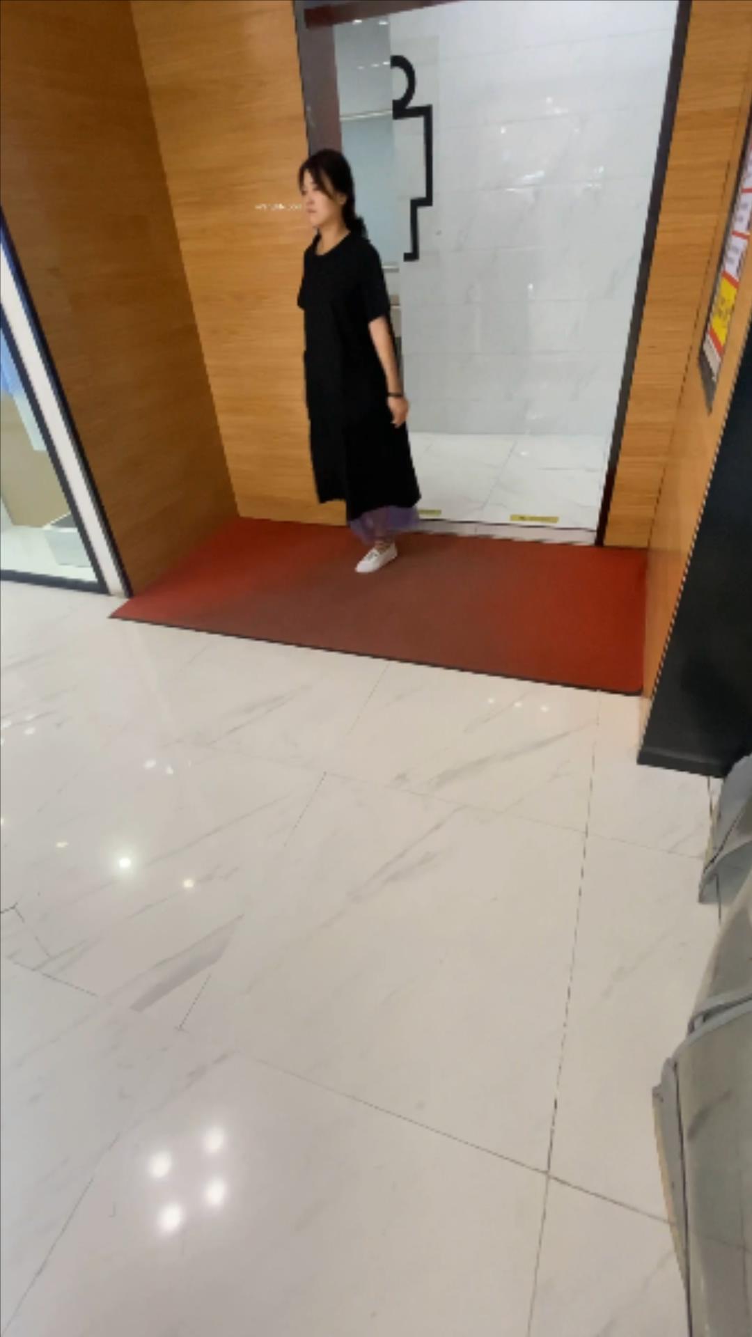 【廁拍精品】醫院廁拍醫生護士！史詩級貼逼拍攝,超級震撼 第一季 第二季 稀缺值得收藏.jpg